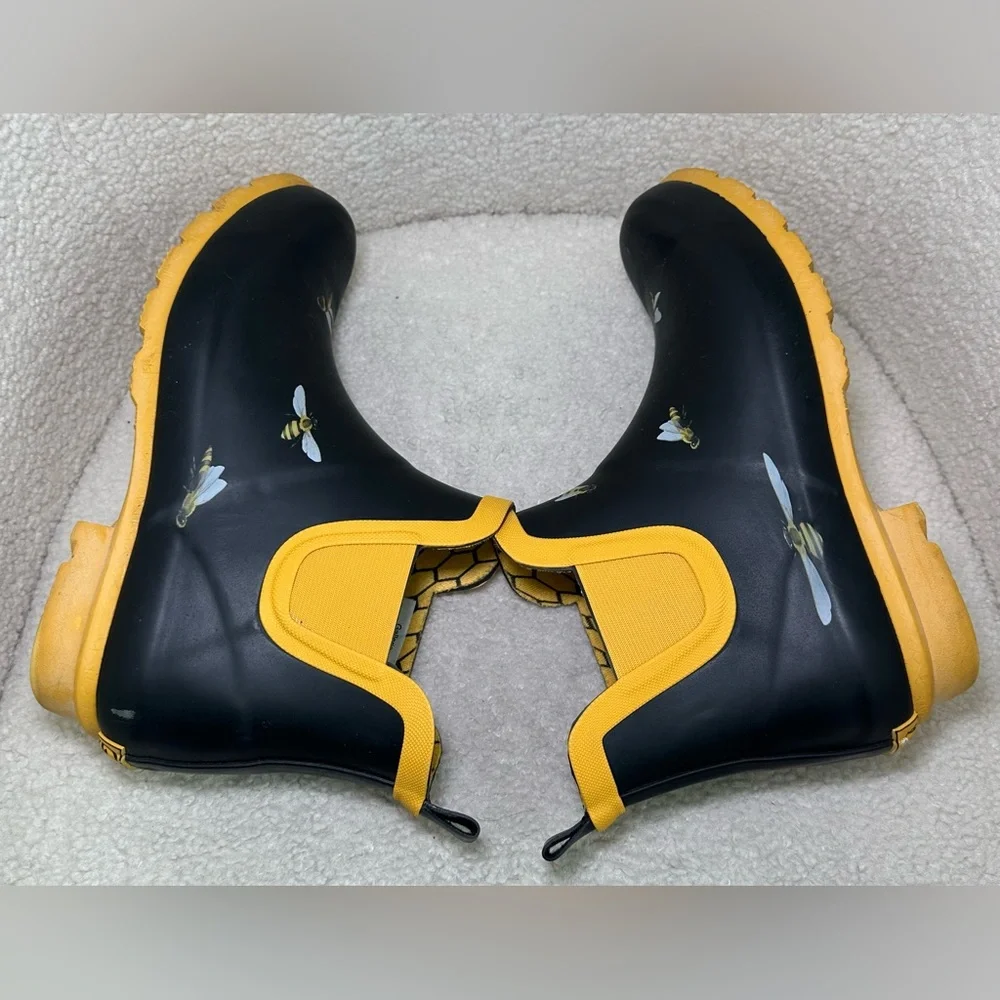 Galleria‎ Enterprises Chelsea rain snow boots booties navy blue yellow bee 🐝 11